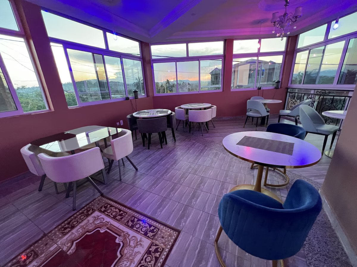 Weddings &amp; Receptions